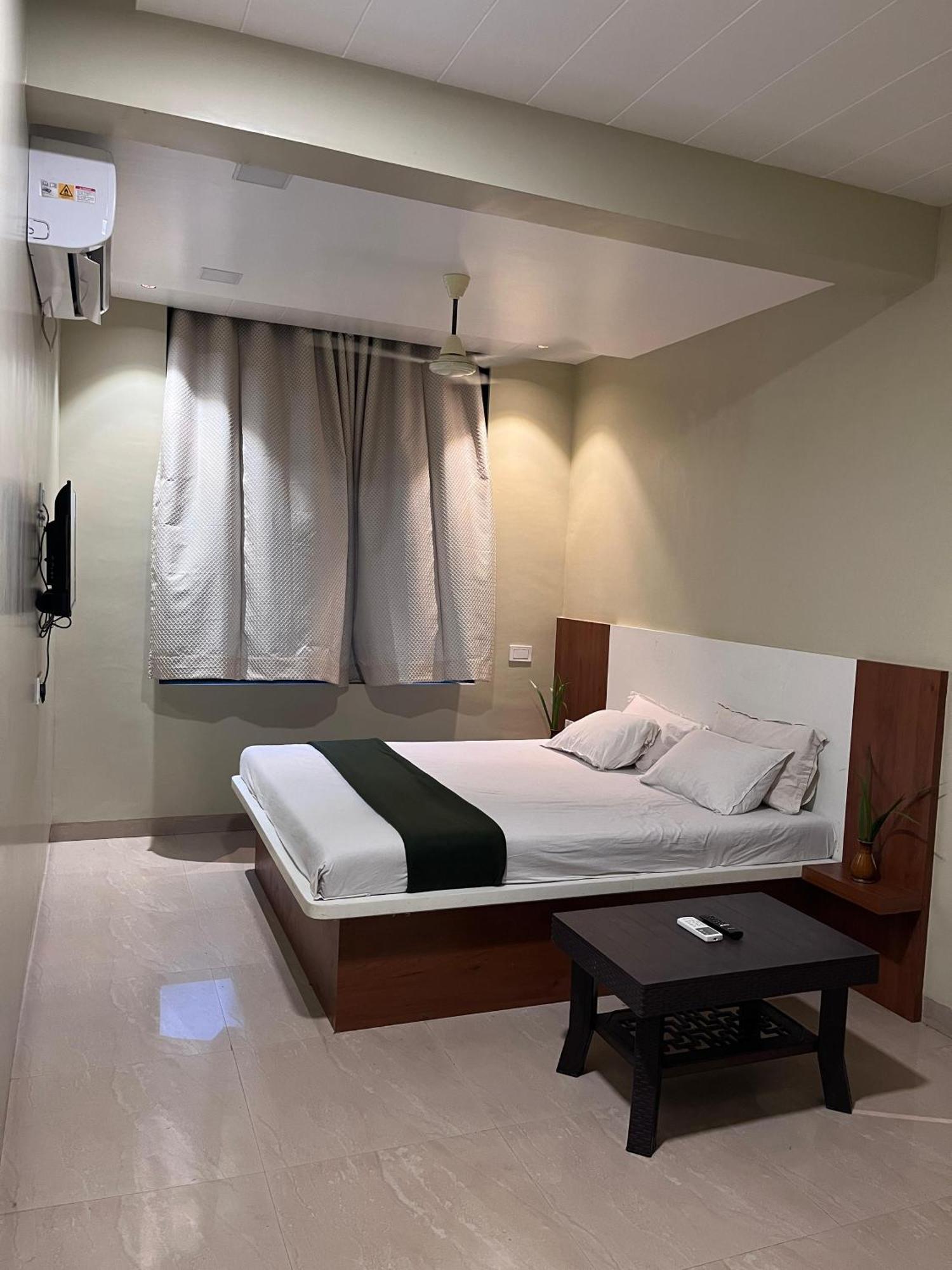 Hotel Sun Lodging Bhiwandi Exterior foto